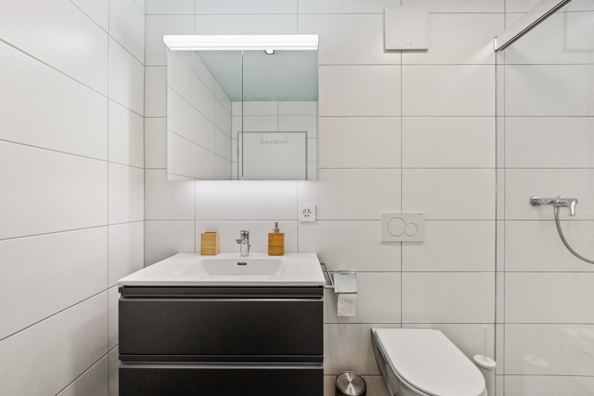 The R Apartment Uetliberg, Klima, Parken - Wallbox 젤로드스윌 외부 사진